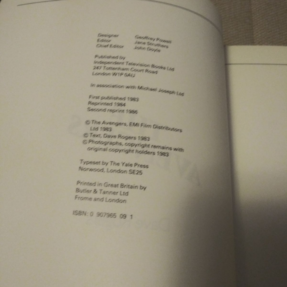 The Avenger's TV series video/book lot - Picture 12 of 15